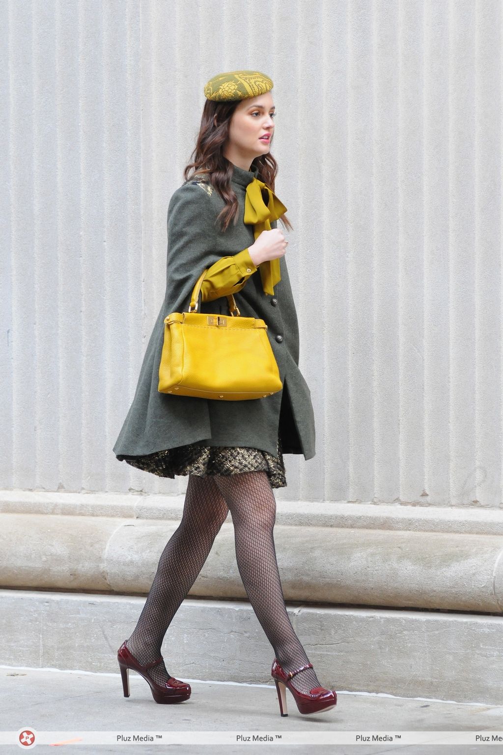 Celebrities on the set of 'Gossip Girl' filming on location | Picture 114500